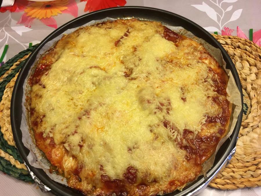 De 76-jarige Betty deelt speciaal voor jou haar recept voor pizza. De 76-jarige Betty deelt speciaal voor jou haar recept voor pizza.