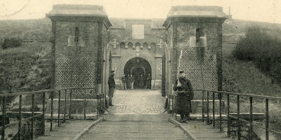 Oude foto van Fort 8
