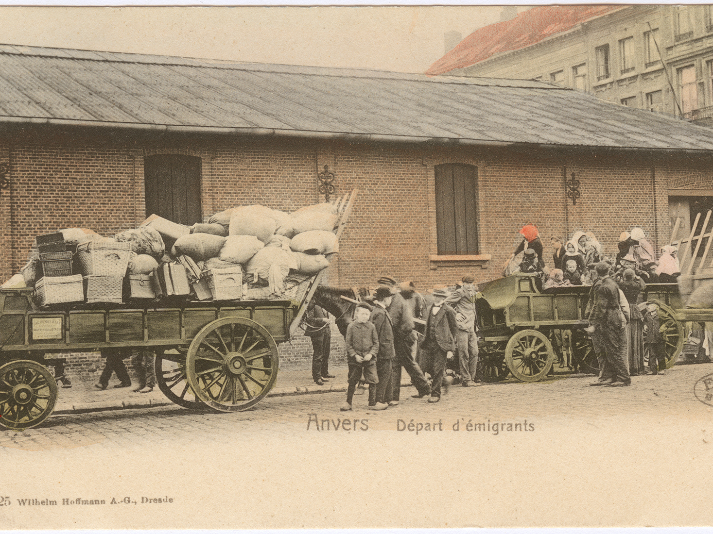 Emigranten voor het Red Star Line Gebouw, circa 1905 Emigranten voor het Red Star Line Gebouw, circa 1905