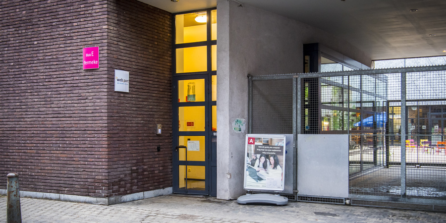 Voorgevel buurtsecretariaat Permeke Voorgevel buurtsecretariaat Permeke