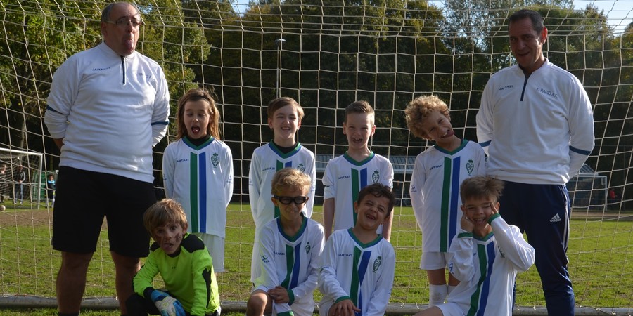 Theo Vingerhoets met zijn U9-ploeg van Rapid A.C Theo Vingerhoets met zijn U9-ploeg van Rapid A.C