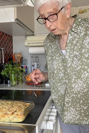 Lieve maakt een Tunesische tajine klaar