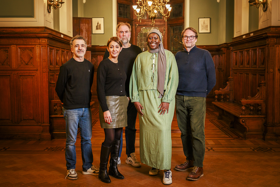 Foto van het districtscollege van Borgerhout. Wekelijks spreekuur om te praten met de politici van Borgerhout.