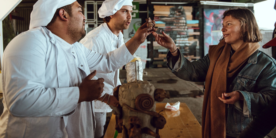 Randanimatie: döner kleibäb van Instituut voor Volkswarmte Randanimatie: döner kleibäb van Instituut voor Volkswarmte