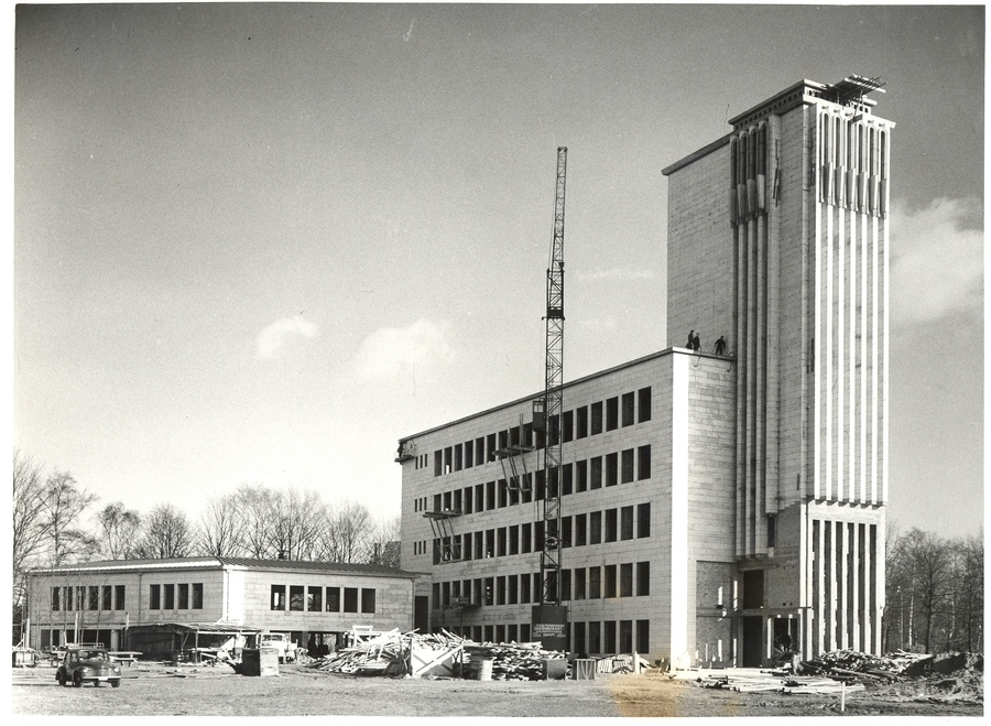 De bouw van het gemeentehuis