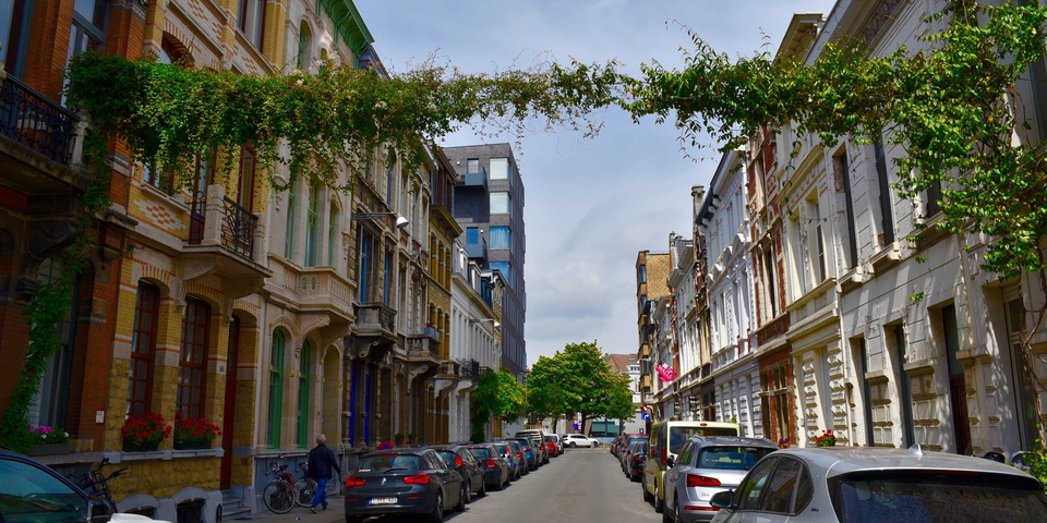 een groenslinger in een Antwerpse straat