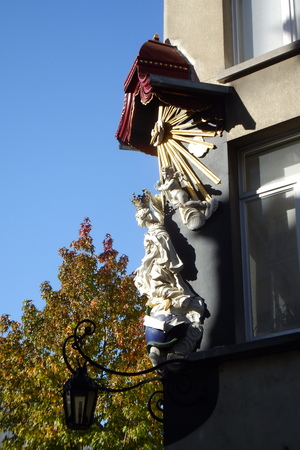 Onze-Lieve-Vrouw van de broodjeskapel aan de hoek Keizerstraat -Prinsesstraat