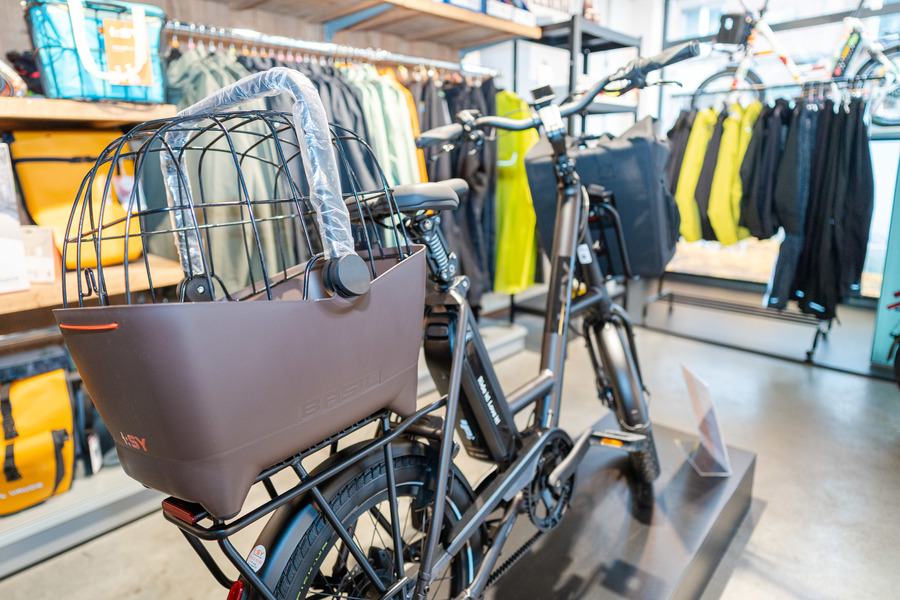 Fiets met fietsmand