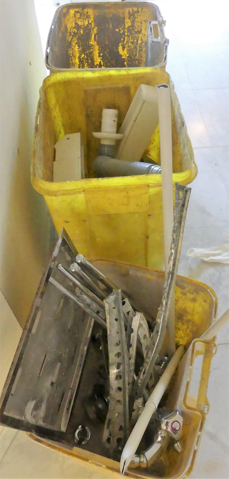 Materialenbak vol gerief