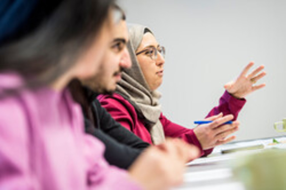 Gesprek tussen mensen.