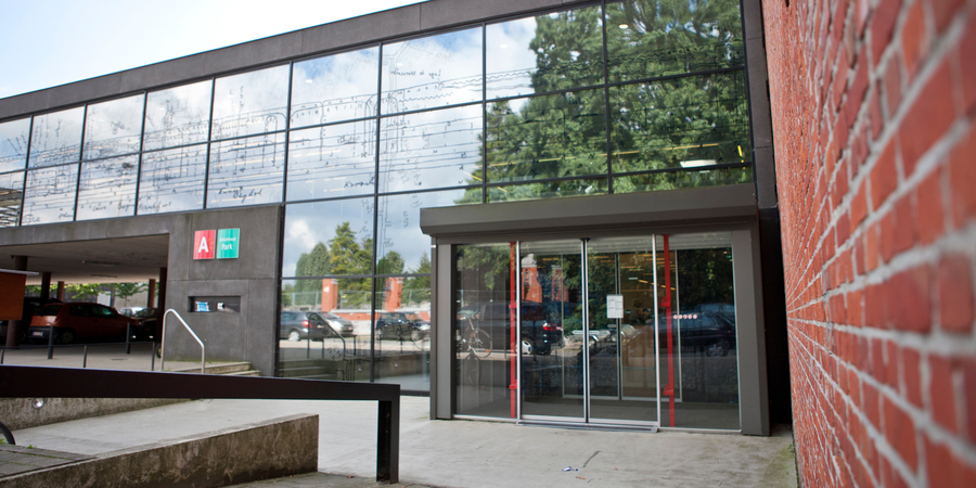 Ingang bibliotheek Park in Merksem Ingang bibliotheek Park in Merksem