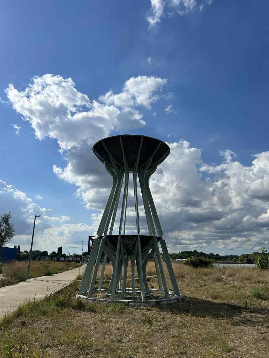 Kunstwerk Schalen aan het veer in de Leo Bosschartlaan