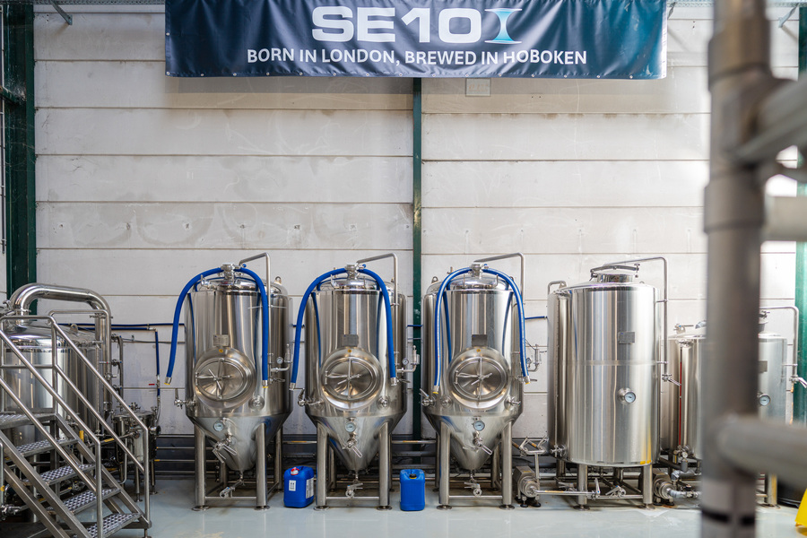 Overzichtsbeeld Brouwerij SE10 met 6 brouwketels