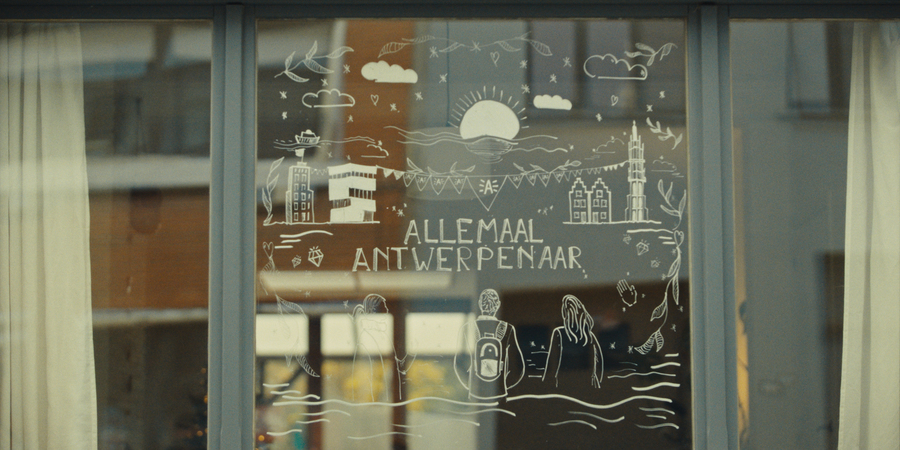 Een raamtekening waar Allemaal Antwerpenaar op geschreven staat