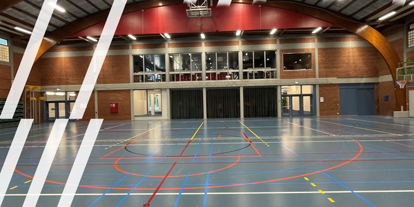 binnenkant van sporthal Plantin Moretus