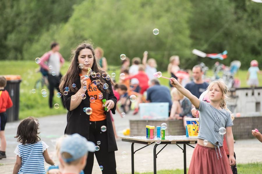 Een sfeerbeeld van de Wilrijkse buitenspeeldag in 2019. Een sfeerbeeld van de Wilrijkse buitenspeeldag in 2019.