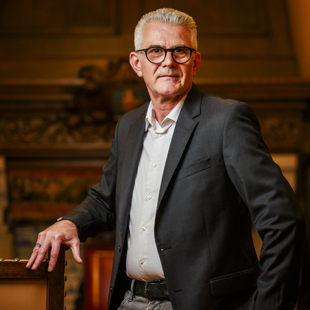 Portret van Wilrijks districtsschepen Robert Moens Portret van Wilrijks districtsschepen Robert Moens